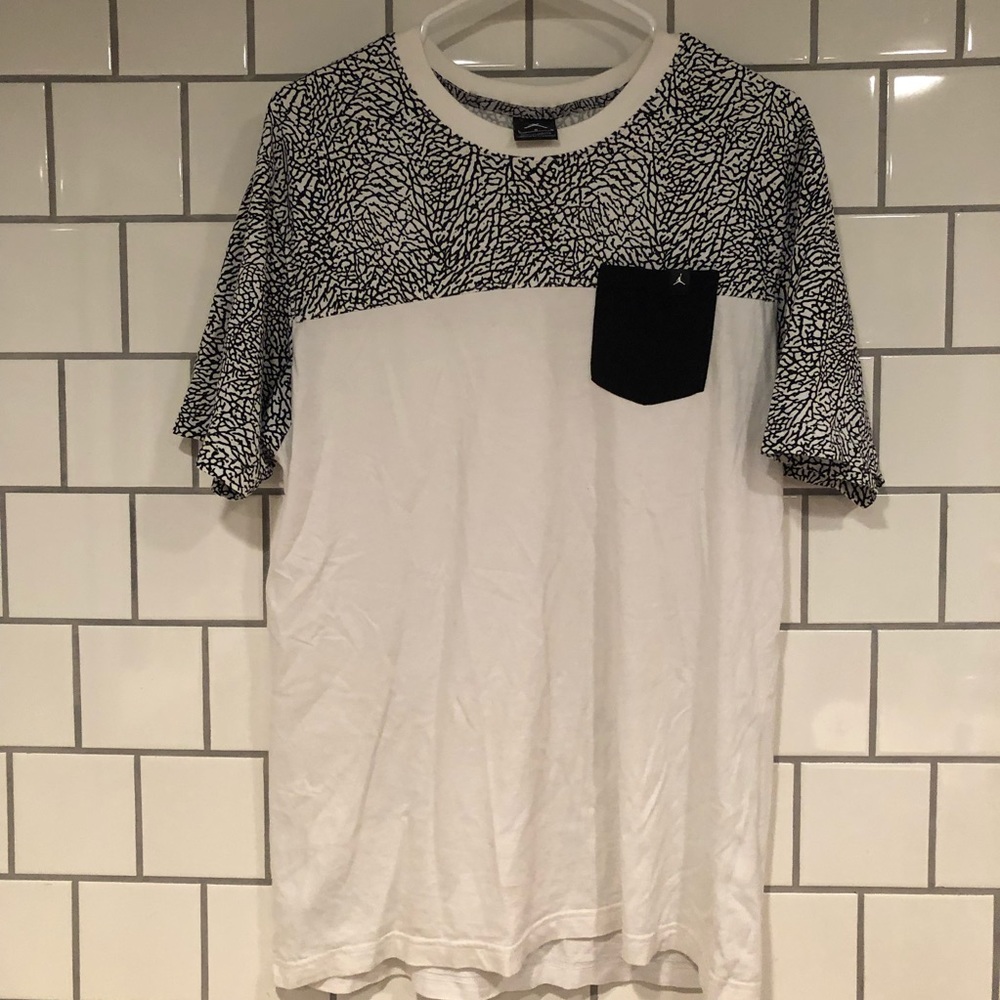 Nike Jordan short sleeve tee size large